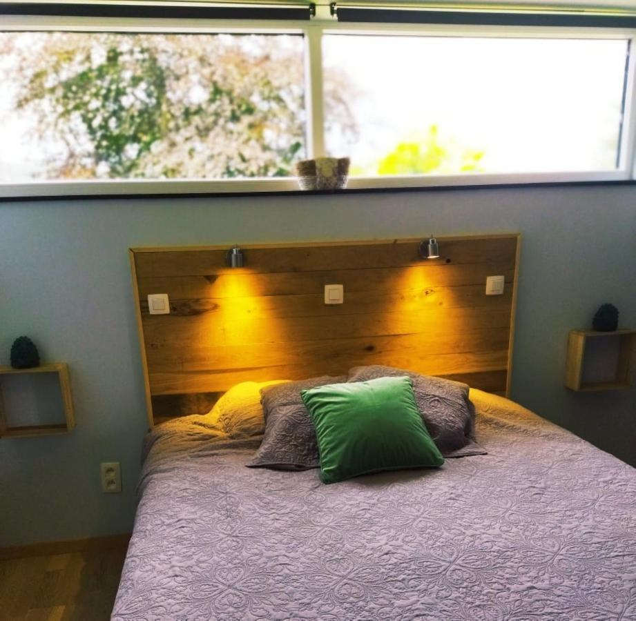 Le Clos Des 3 - Vacances Avec Vue En Ardennes A 5 Kilometres De La Roche - Maison De 90 M2 Avec Chambres - Avec Magnifique Jardin 伦德科斯 外观 照片