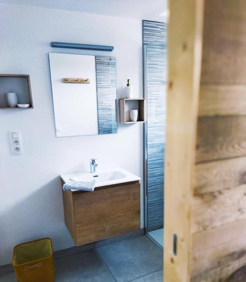 Le Clos Des 3 - Vacances Avec Vue En Ardennes A 5 Kilometres De La Roche - Maison De 90 M2 Avec Chambres - Avec Magnifique Jardin 伦德科斯 外观 照片