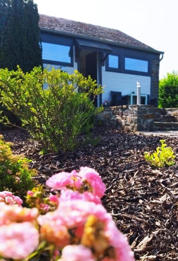 Le Clos Des 3 - Vacances Avec Vue En Ardennes A 5 Kilometres De La Roche - Maison De 90 M2 Avec Chambres - Avec Magnifique Jardin 伦德科斯 外观 照片