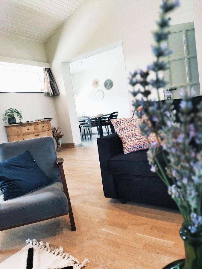 Le Clos Des 3 - Vacances Avec Vue En Ardennes A 5 Kilometres De La Roche - Maison De 90 M2 Avec Chambres - Avec Magnifique Jardin 伦德科斯 外观 照片